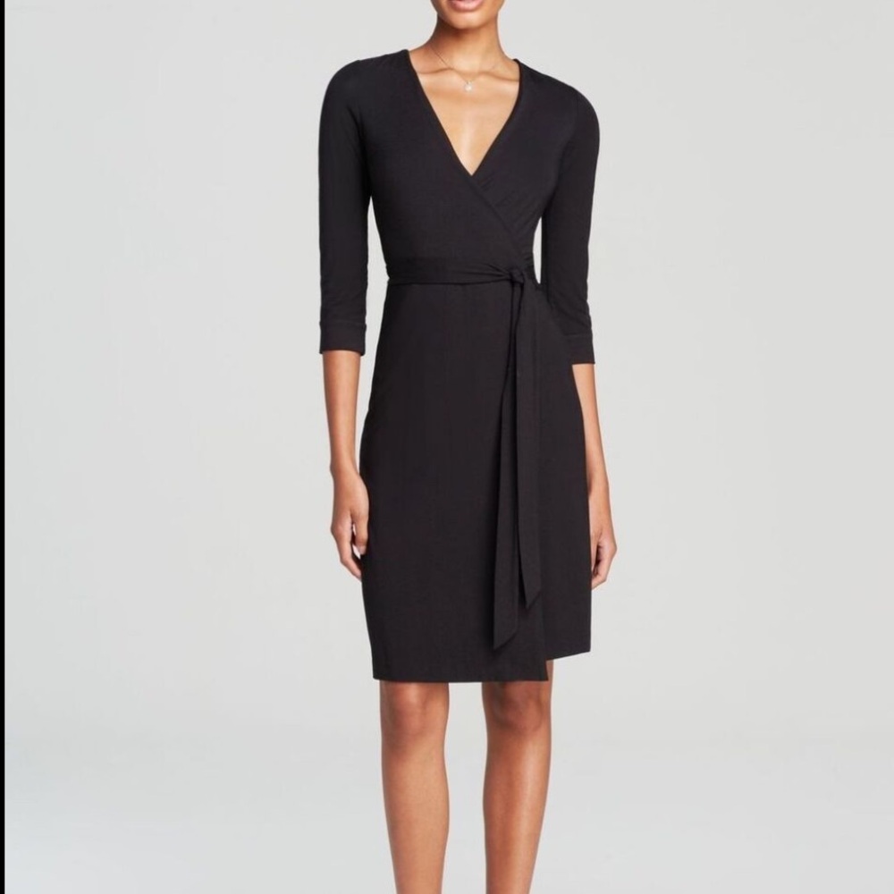 Diane von Furstenberg New Two Black Wrap Front 3/4 Sleeve V Neck Mini Dress sz 6